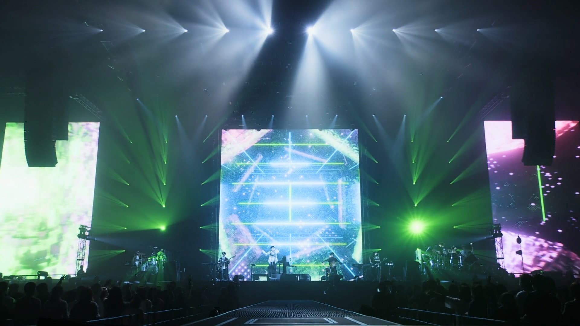 RADWIMPS - FOREVER IN THE DAZE TOUR 2021-2022 backdrop