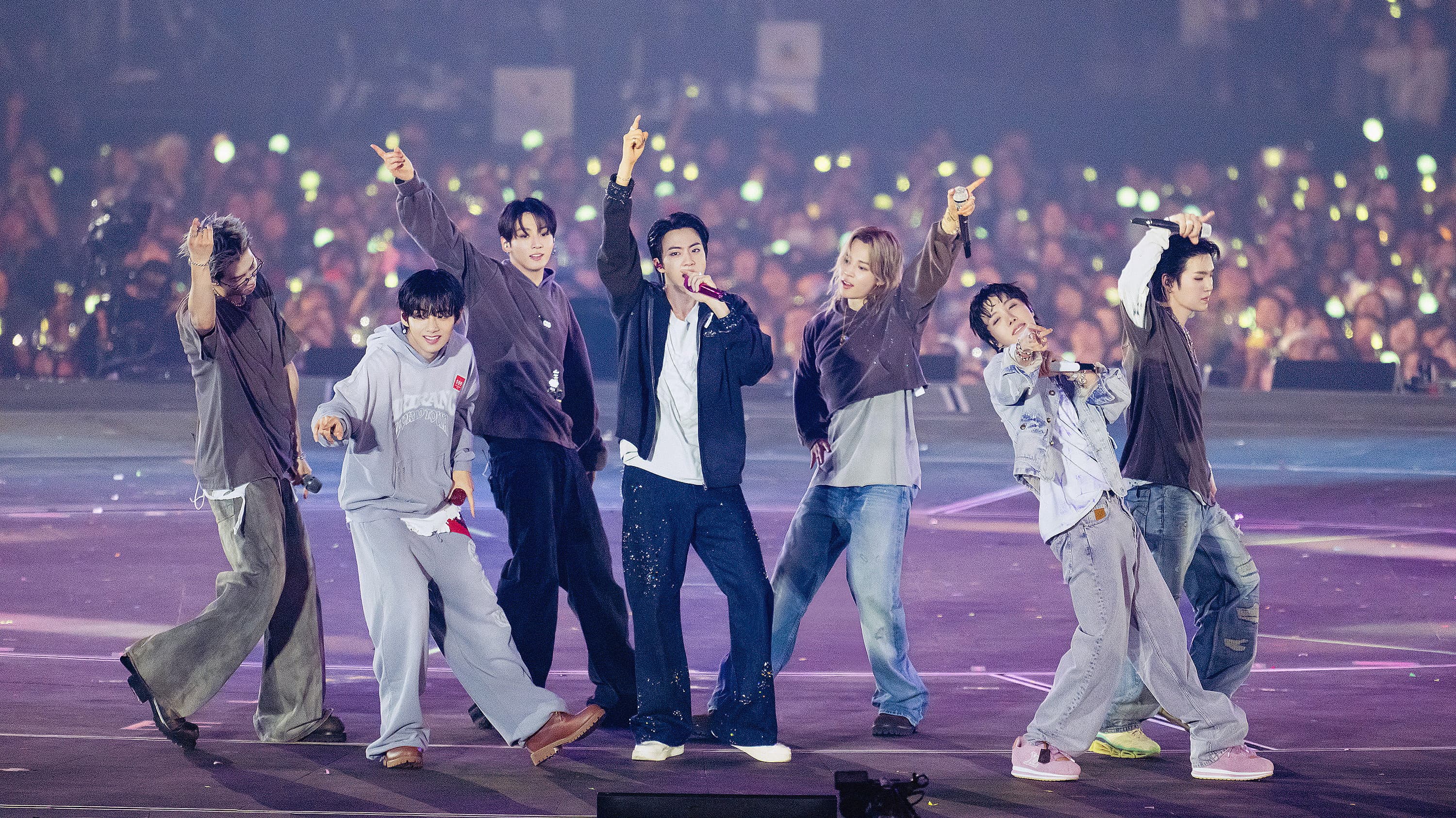 BTS WORLD TOUR [ARIRANG] in Busan backdrop
