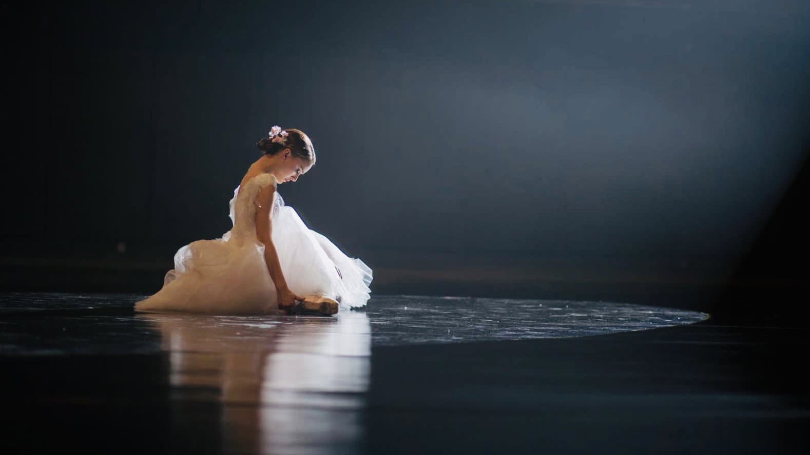 Black Swan: Metamorphosis backdrop