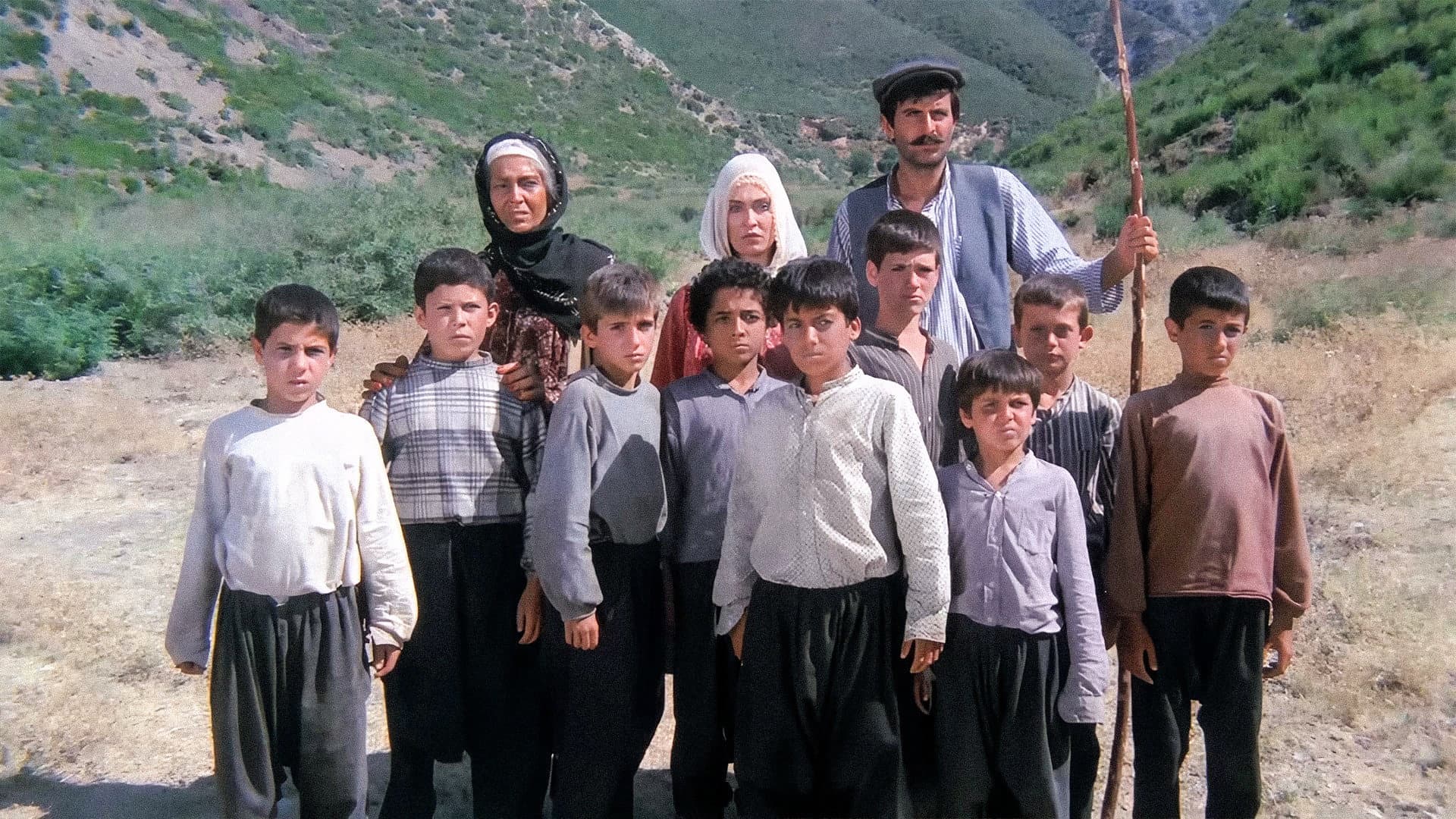Çocuklar Çiçektir: Kuduz backdrop