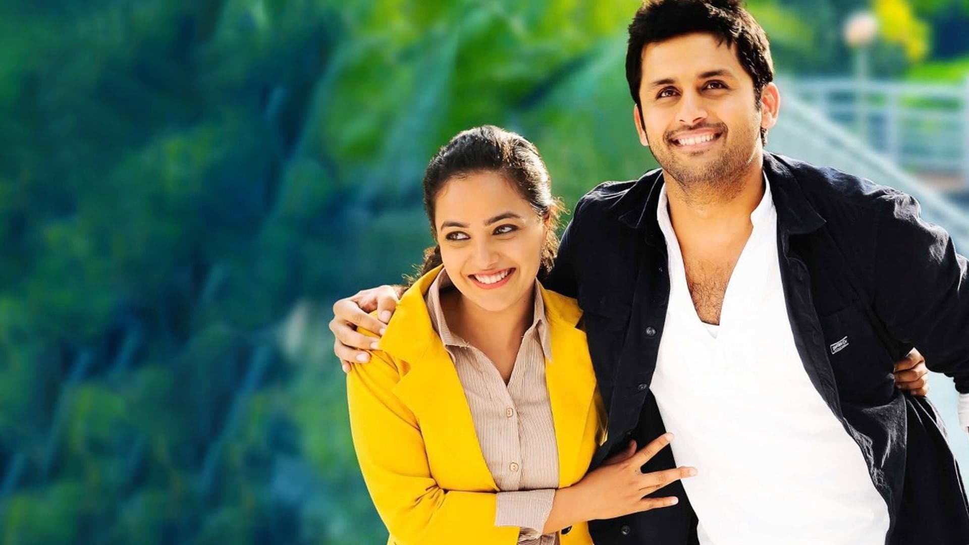Gunde Jaari Gallanthayyinde backdrop