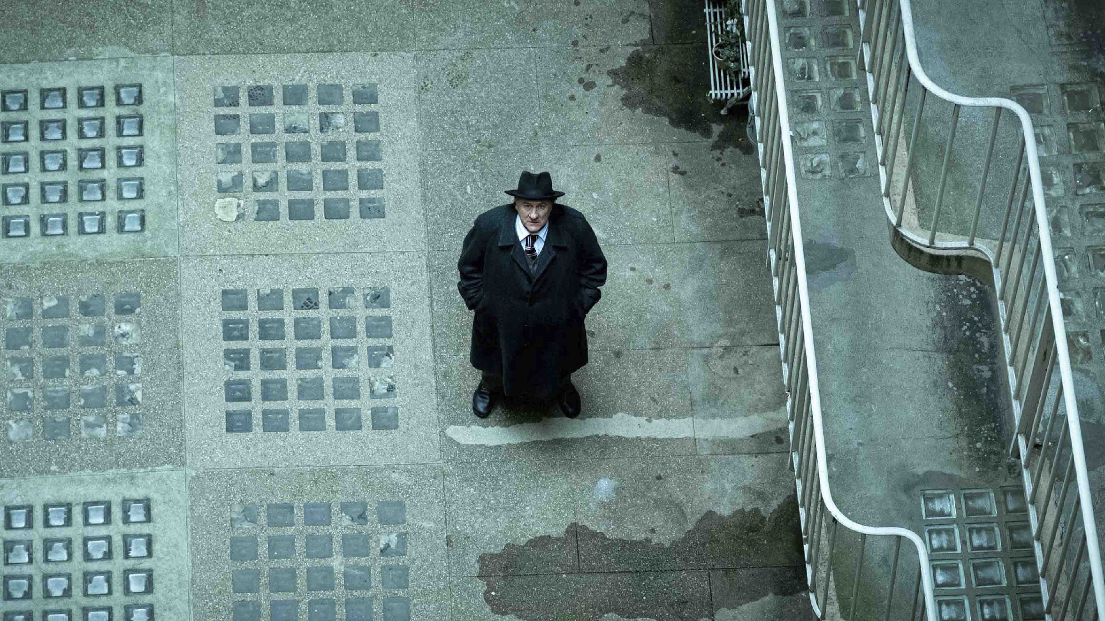 Maigret backdrop