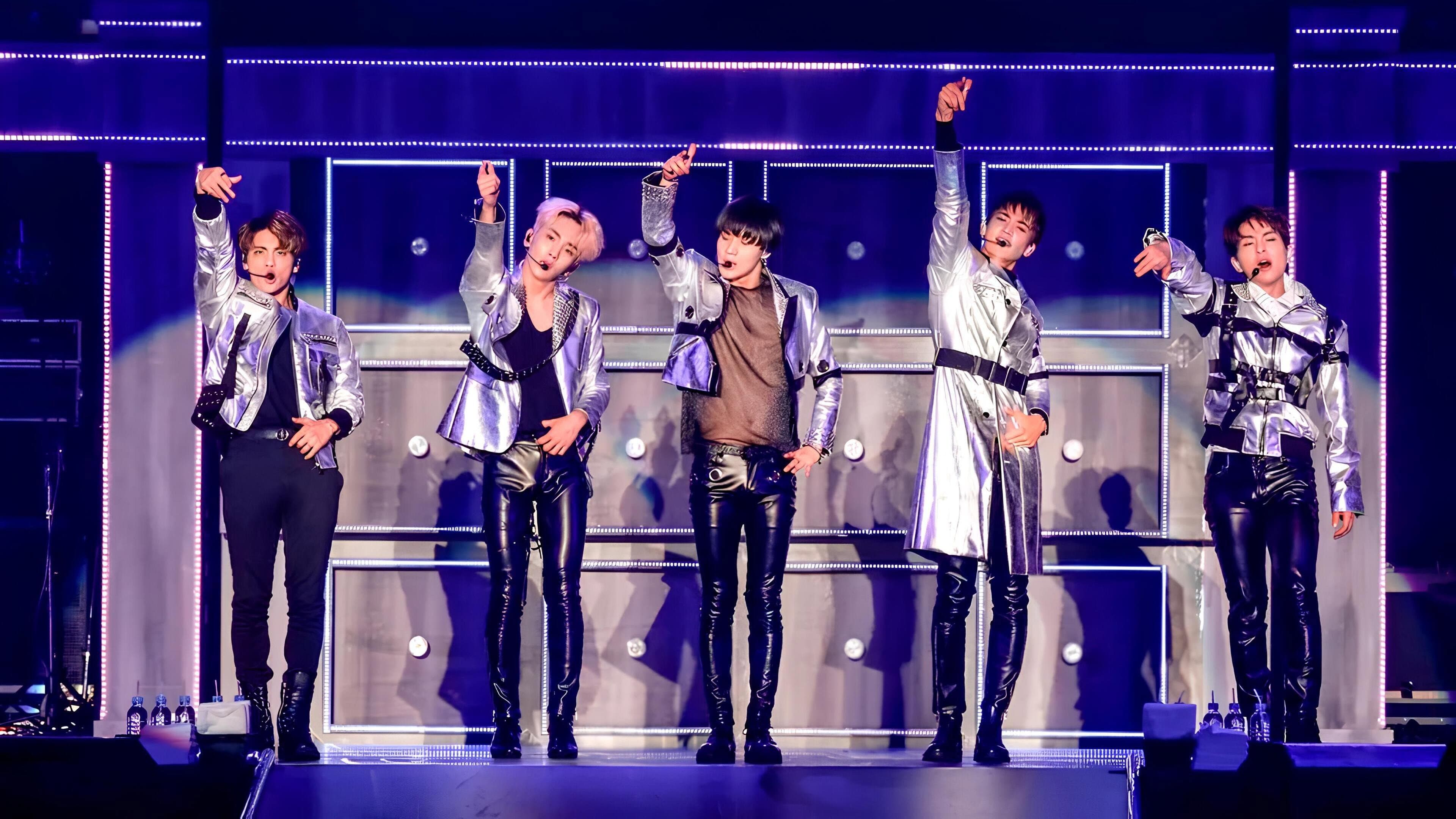 SHINee WORLD 2017～FIVE～ backdrop