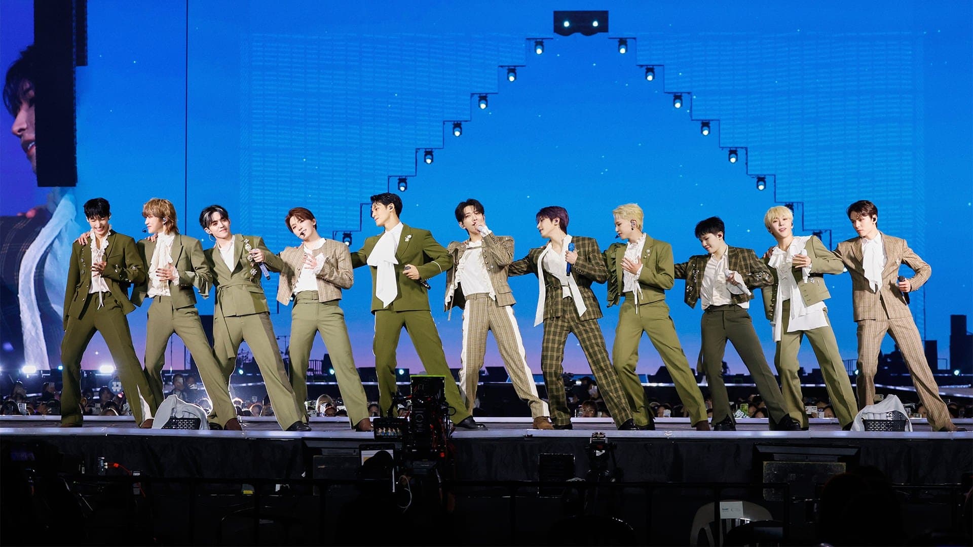 SEVENTEEN WORLD TOUR [RIGHT HERE] IN CINEMAS backdrop