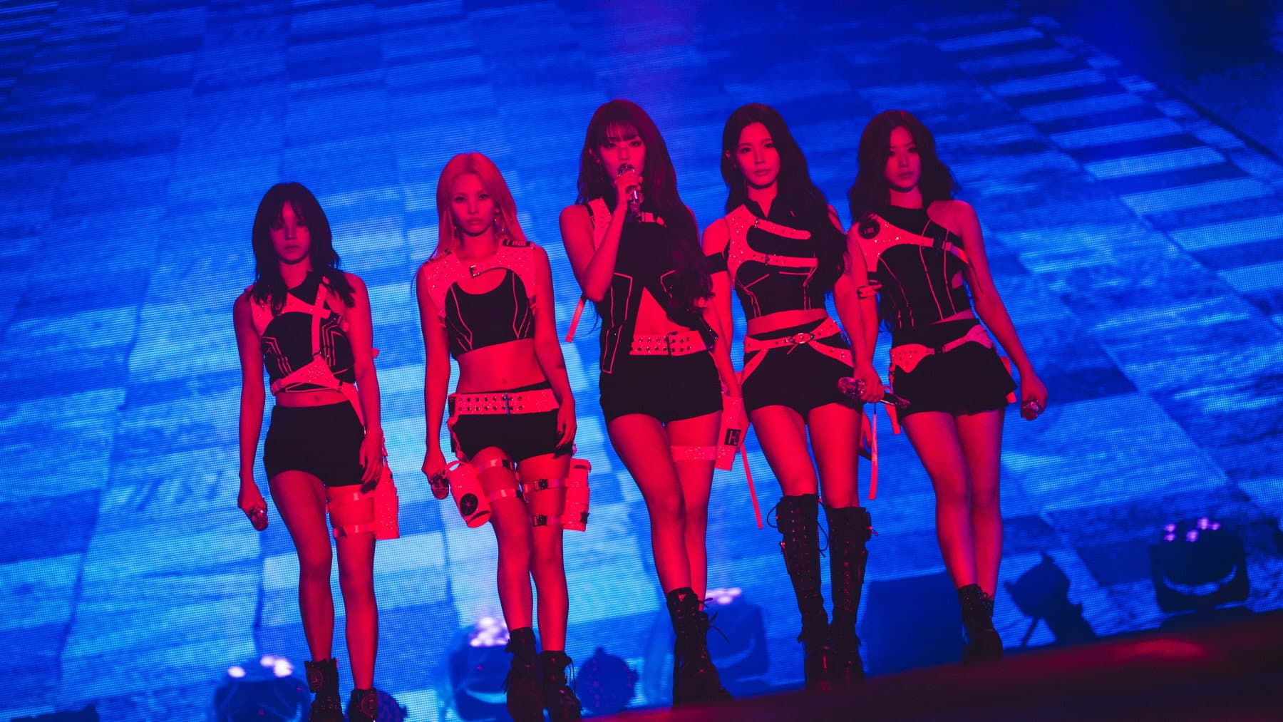 (G)I-DLE WORLD TOUR [iDOL] IN CINEMAS backdrop