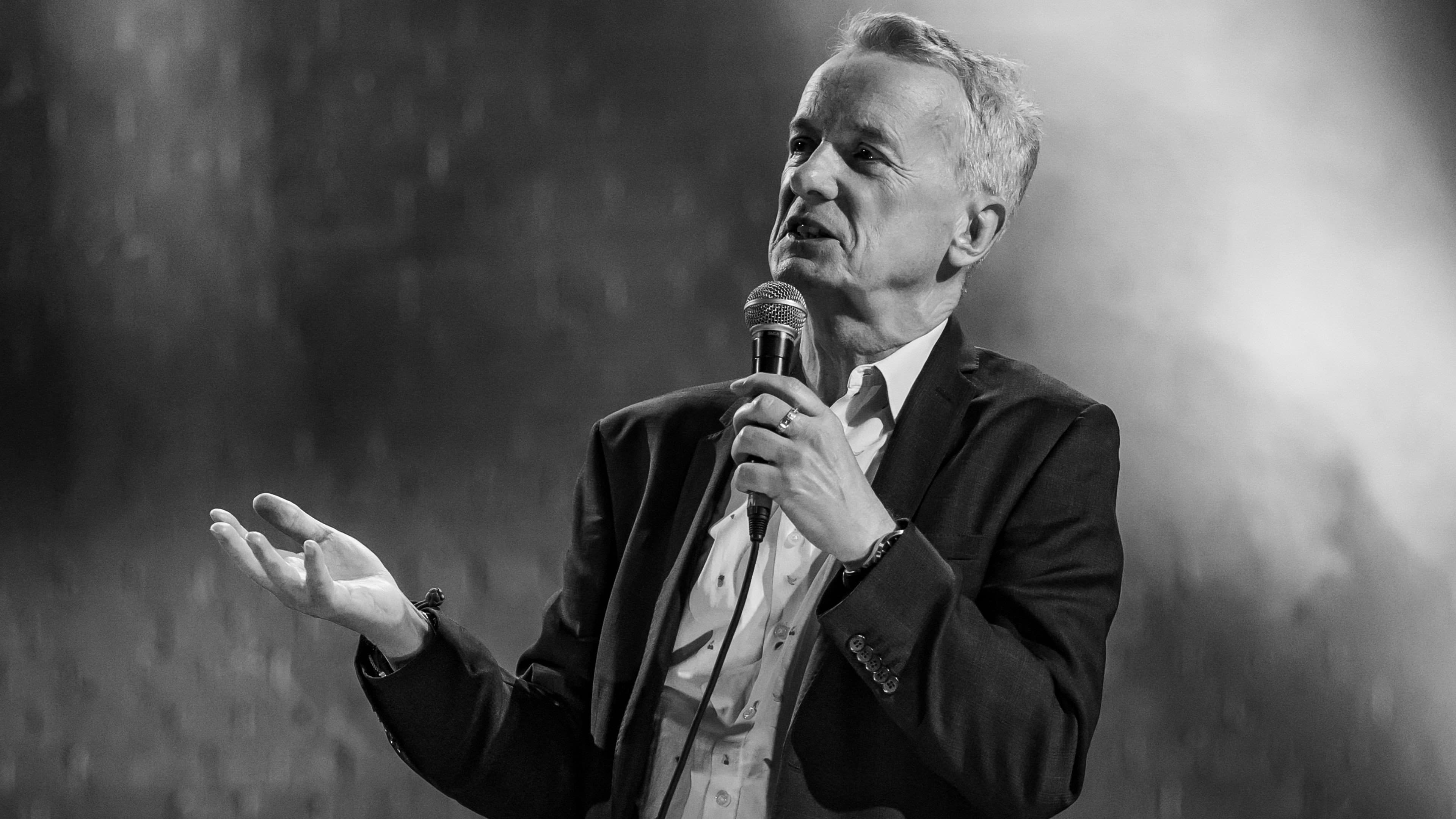 Frank Skinner: 30 Years of Dirt backdrop